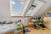 Kinderzimmer - Charmante Dachgeschosswohnung mit Familienflair und moderner Ausstattung – Ihre neue Wohlfühloase in Halle!