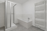 Badezimmer (KI) - Charmante 4-Raumwohnung mit Einbauküche in Top-Lage!