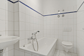 Badezimmer - Nun wieder zu haben, 3 Raum-Wohnung in Zeitz!