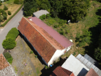 Vogelperspektive Scheune - Wohnen im Grünen – Vielseitiges Mehrfamilienhaus mit Scheune, Stallung und großem Grundstück im idyllischen Südharz