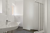 Badezimmer - Attraktive 4-Raumwohnung mit Einbauküche in der Röserstraße!