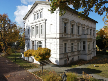 Aufgepasst! Attraktive Gewerbefläche in einer repräsentativen Villa! 06108 Halle, Praxisfläche zur Miete