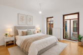Elternschlafzimmer - Stilvolle Eigentumswohnung mit Balkon im ruhigen Hinterhaus des Paulusviertels