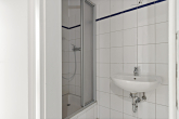 Badezimmer b - Schnellsein lohnt sich, 2 Raum-Wohnung in Zeitz!