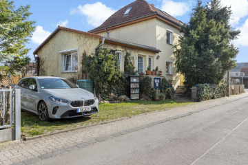 Charmantes Schollehaus mit Charakter, Kamin & idyllischem Garten – Ihr neues Zuhause in Halle! 06130 Halle, Doppelhaushälfte