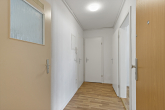 Flur - Gepflegte 2-Raumwohnung mit Balkon in der Merseburger Straße!