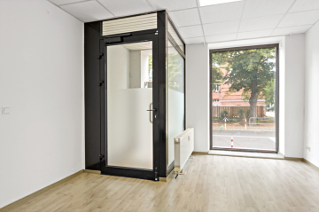 Gepflegte Laden-/Büroeinheit in der Großen Deichstraße! 06667 Weißenfels, Ladenlokal zur Miete