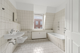 Badezimmer I - Stillvolle 4-Raumwohnung mit Balkon in der südlichen Innenstadt!