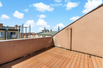 Charmante Dachgeschosswohnung mit Dachterrasse in der Sternstraße! 06108 Halle (Saale), Dachgeschosswohnung zur Miete