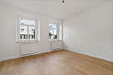 Schlafzimmer - Sanierte 3-Raumwohnung mit Balkon in der Delitzscher Straße!