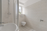 Badezimmer - Sanierte 3-Raumwohnung mit Balkon in der Delitzscher Straße!