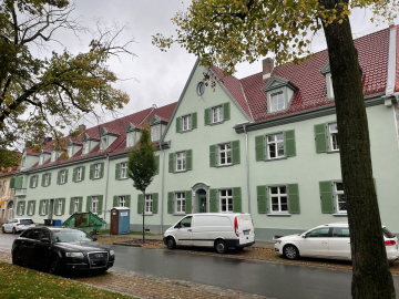 Große Familienwohnung mit Balkon und Stellplatz in Leuna! Zweitbezug nach Kernsanierung 06237 Leuna, Etagenwohnung
